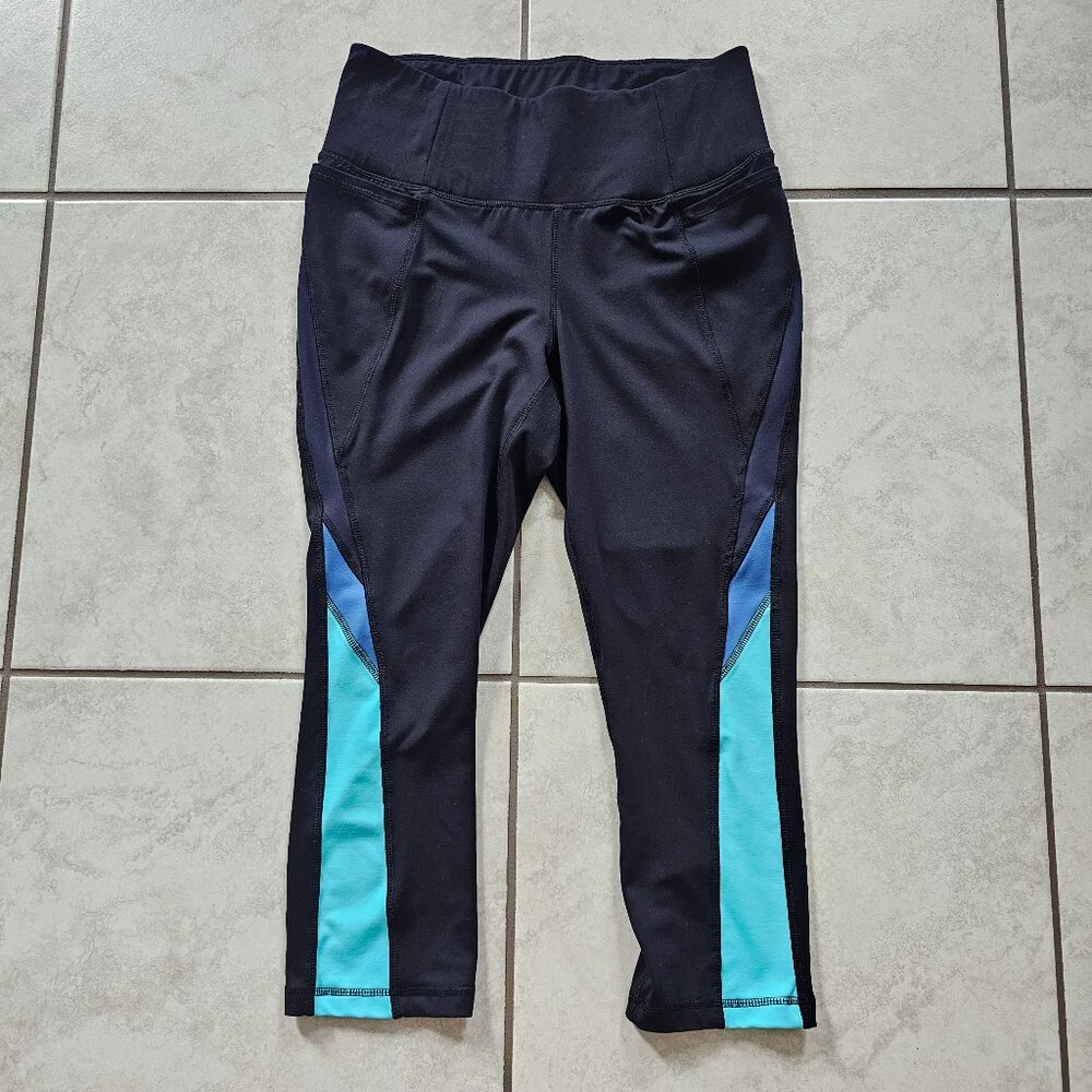 Size 10/12 Livi Active Lane Bryant Wicking Capri Black Blue Legging with Pockets